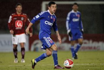 Charles Ar&aacute;nguiz fue fijo en la Universidad de Chile Sampaoli que gan&oacute; el Tricampeonato y la Sudamericana.