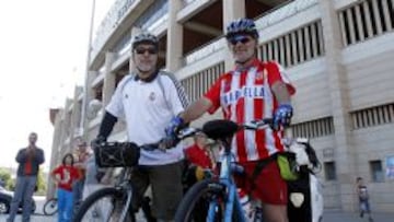 Carlos y Pepe posan para AS el sábado, cuando empezaron su viaje.