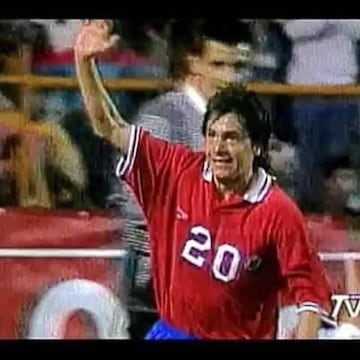 El ex volante, referente en Unión Española, tuvo breves pasos por los grandes: en Colo Colo el 1991 y en Universidad de Chile el 1996. De él se esperaba mucho más. Era una promesa.