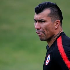 Fue ‘DT suplente’ de la Roja ante Colombia y repasa una polémica de Medel: “No le reprochamos nada”