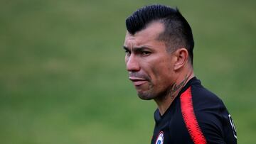 Fue ‘DT suplente’ de la Roja ante Colombia y repasa una polémica de Medel: “No le reprochamos nada”