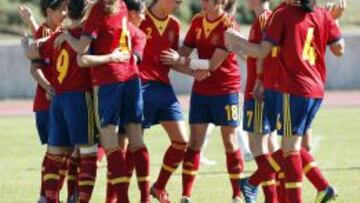 La Absoluta celebra el primer gol de Espa&ntilde;a marcado por Sonia Berm&uacute;dez.
