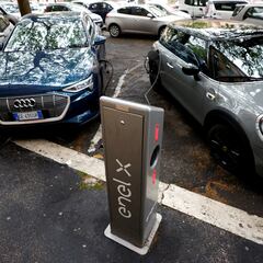 How much does it cost to charge an electric car? How long does it take?