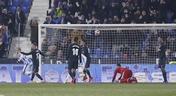 1-0. Martin Braithwaite marcó el primer gol.