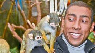 <b>DIVERTIDO. </b>Jayson Granger, base del MMT Estudiantes, disfrutó ayer en su visita a Faunia y hoy espera hacer lo mismo ante el Madrid.