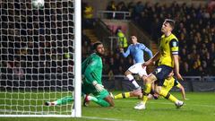 El City avanzó en la Copa de la Liga con Bravo como titular