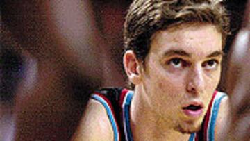 <B>PASÓ EL EXÁMEN</B>. Gasol superó con buena nota el periodo de pruebas de Hubie Brown a todo el equipo.