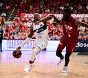 El Unicaja resurge en Murcia y se agarra a la semifinal