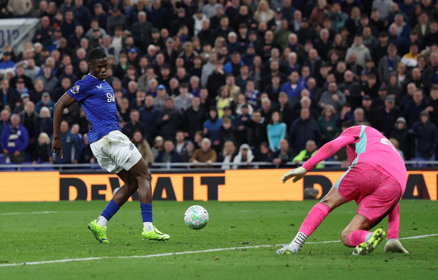 How a little-known offside rule let Thierno Barry score the goal that shook City's title hopes