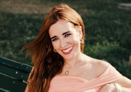 Lara Ferreiro, psicóloga: “Cuando llegan las cenas de empresa, es el momento del año en el que más infidelidades hay”