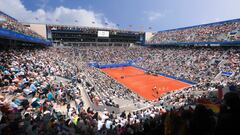 Un complejo deportivo emblemático en el corazón de París que cuenta con más de 10 hectáreas y 18 canchas de tierra batida. Las dos pistas principales, la Philippe Chatrier y la Suzanne Lenglen, serán el epicentro del tenis y el boxeo olímpico del 27 de julio al 4 de agosto. En Roland Garros se han vivido algunos de los momentos más importantes de la historia del tenis y cuenta con récords sin igual como los 14 títulos de Rafael Nadal en el Abierto de Francia.