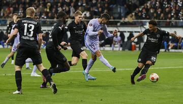 1-1. Ferran Torres marca el primer gol.