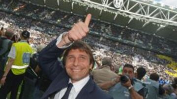 Conte deja la Juve por la falta de fichajes y por el 'caso Vidal'