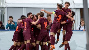 NYON, SWITZERLAND - APRIL 23: #17 Alejandro Marques of FC Barcelona celebrates after scoring a goal during the UEFA Youth League Final match between Chelsea FC and FC Barcelona at Colovray Sports Centre on April 23, 2018 in Nyon, Switzerland. (Photo by Ro