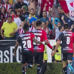 Atlas se lleva el Clásico y toma ventaja en medio de polémica