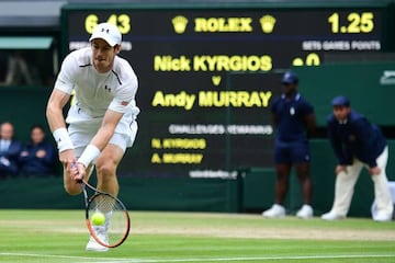 Britain's Andy Murray returns to Australia's Nick Kyrgios during their men's singles fourth round match on the eighth day of the 2016 Wimbledon Championships