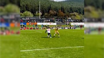 La impresionante jugada viral de un niño en una cancha de barrio