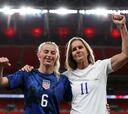 Brandi Chastain y Chloe Kelly intercambian jerseys tras el Inglaterra vs Estados Unidos