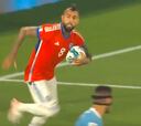 El histórico gol de Arturo Vidal en Montevideo: ¡igualó a una leyenda de la Roja!
