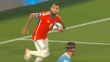 El histórico gol de Arturo Vidal en Montevideo: ¡igualó a una leyenda de la Roja!