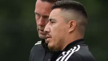 Efraín Juárez contra su pasado: “Todo se lo debo a él, pero en la cancha no hay amigos”