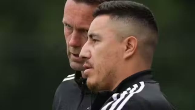 Efraín Juárez contra su pasado: “Todo se lo debo a él, pero en la cancha no hay amigos”
