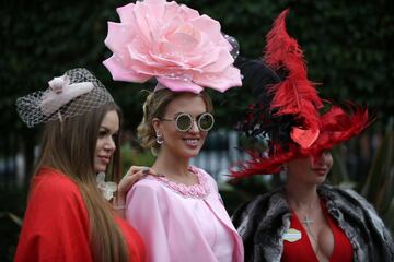 Vuelve Ascot: sombreros imposibles y mucho glamour