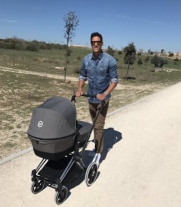 Raphaël Varane con su hijo