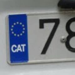 Un catalán tapa la letra E de España de la matrícula para sustituirla por CAT y le cae una multa de 200 euros