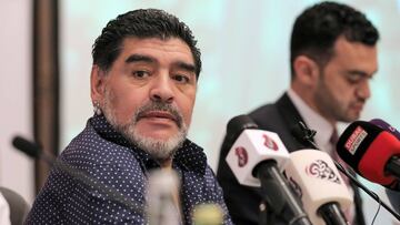 Maradona se queja del planteamiento de Italia