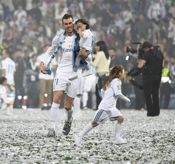 La fiesta continuó en el Bernabéu. Bale.
