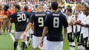 El Valencia hizo el pasillo al Real Madrid entre pitos