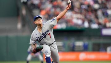 SAN FRANCISCO, CALIFORNIA - APRIL 10: Julio Urias #7 of the Los Angeles Dodgers pitches against the San Francisco Giants in the bottom of the first inning at Oracle Park on April 10, 2023 in San Francisco, California.   Thearon W. Henderson/Getty Images/AFP (Photo by Thearon W. Henderson / GETTY IMAGES NORTH AMERICA / Getty Images via AFP)