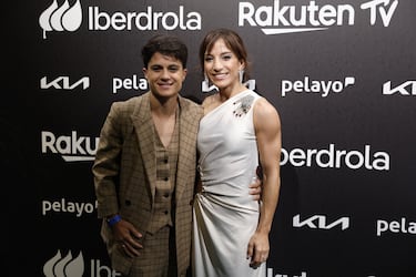 Sandra Sánchez posando con María Pérez García.