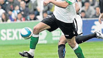 <b>LES GUSTA. </b>El Villarreal quiere a Zigic para hacer olvidar a Forlán.