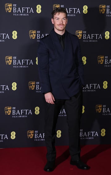 Will Poulter posa en la alfombra roja de los premios BAFTA 2025 celebrados en el Royal Festival Hall del Southbank Centre de Londres.