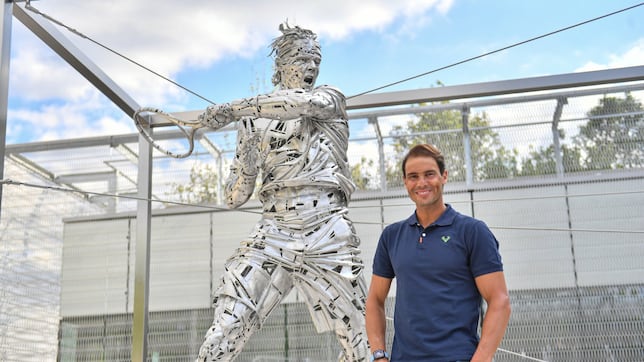 Así es la estatua de Rafa Nadal en la entrada de Roland Garros: ¿cuánto mide y de qué está hecha?