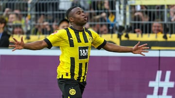 DORTMUND, GERMANY - OCTOBER 22: Youssoufa Moukoko of Borussia Dortmund celebrates after scoring his team's fifth goal during the Bundesliga match between Borussia Dortmund and VfB Stuttgart at Signal Iduna Park on October 22, 2022 in Dortmund, Germany. (Photo by Joachim Bywaletz/DeFodi Images via Getty Images)