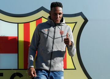 Mina ya es jugador del Barcelona, firmó su contrato este 12 de enero después de pasar los exámenes médicos.