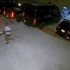 Un campeón de la UFC, escopeta en mano para espantar a un ladrón