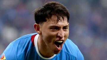 Cruz Azul's midfielder #14 Alexis Gutierrez celebrates after scoring during the Liga MX Apertura tournament football match between Atlas and Cruz Azul at the Jalisco stadium in Guadalajara, Jalisco State, Mexico, on November 6, 2024. (Photo by Ulises Ruiz / AFP)