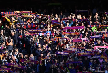 Aficionados del Fútbol Club Barcelona presentes en el Spotify Camp Nou.
