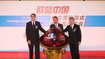 Jordi Bertomeu (izquierda) en la presentación del acuerdo.