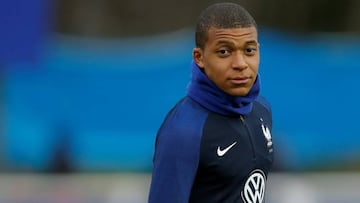 El delantero franc&eacute;s del M&oacute;naco, Kylian Mbapp&eacute;, con la selecci&oacute;n de Francia.