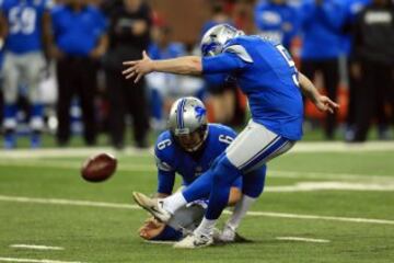 El partido comenzó con un dominio apabullante de los Lions, que estrenaron el marcador en su primer drive gracias a un field goal de Matt Prater de 51 yardas.