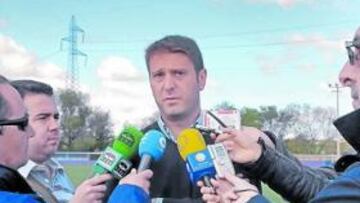 <b>ASOMBRADO. </b>Carlos Suárez afirma que en Gijón se está exagerando la decisión del Valladolid.