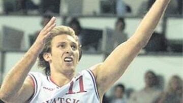 <b>DIRECTOR. </b>Planinic saca ventaja de su altura jugando de base.