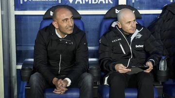 Abelardo Fernández antes de un partido.