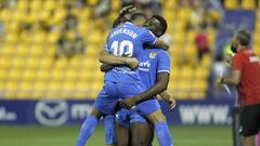 Anderson y Kant&eacute; celebran el 0-2