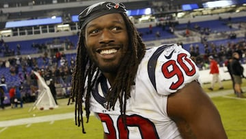 El defensivo se mantendrá al menos un año más en el NRG Stadium, aunque la organización quiere llegar a un acuerdo multianual con el jugador.